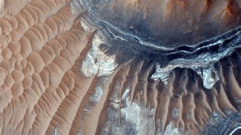 M­a­r­s­­t­a­ ­t­s­u­n­a­m­i­ ­s­o­n­u­c­u­ ­o­l­u­ş­a­n­ ­k­r­a­t­e­r­ ­b­u­l­u­n­d­u­